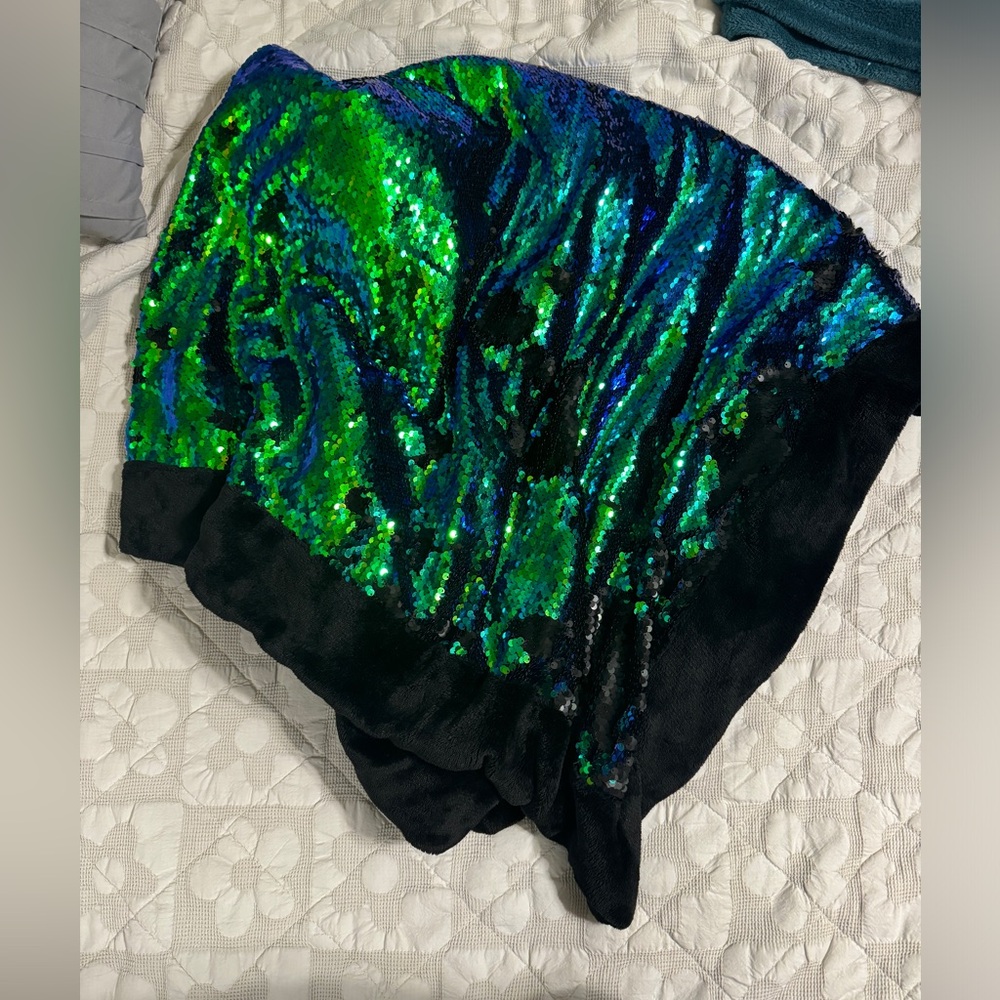 Cute sequin throw